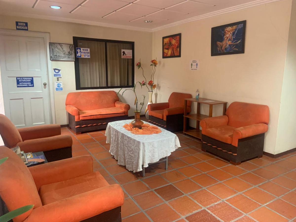 Hotel Mariscal Inn & Suite กูเอ็งกา ภายนอก รูปภาพ