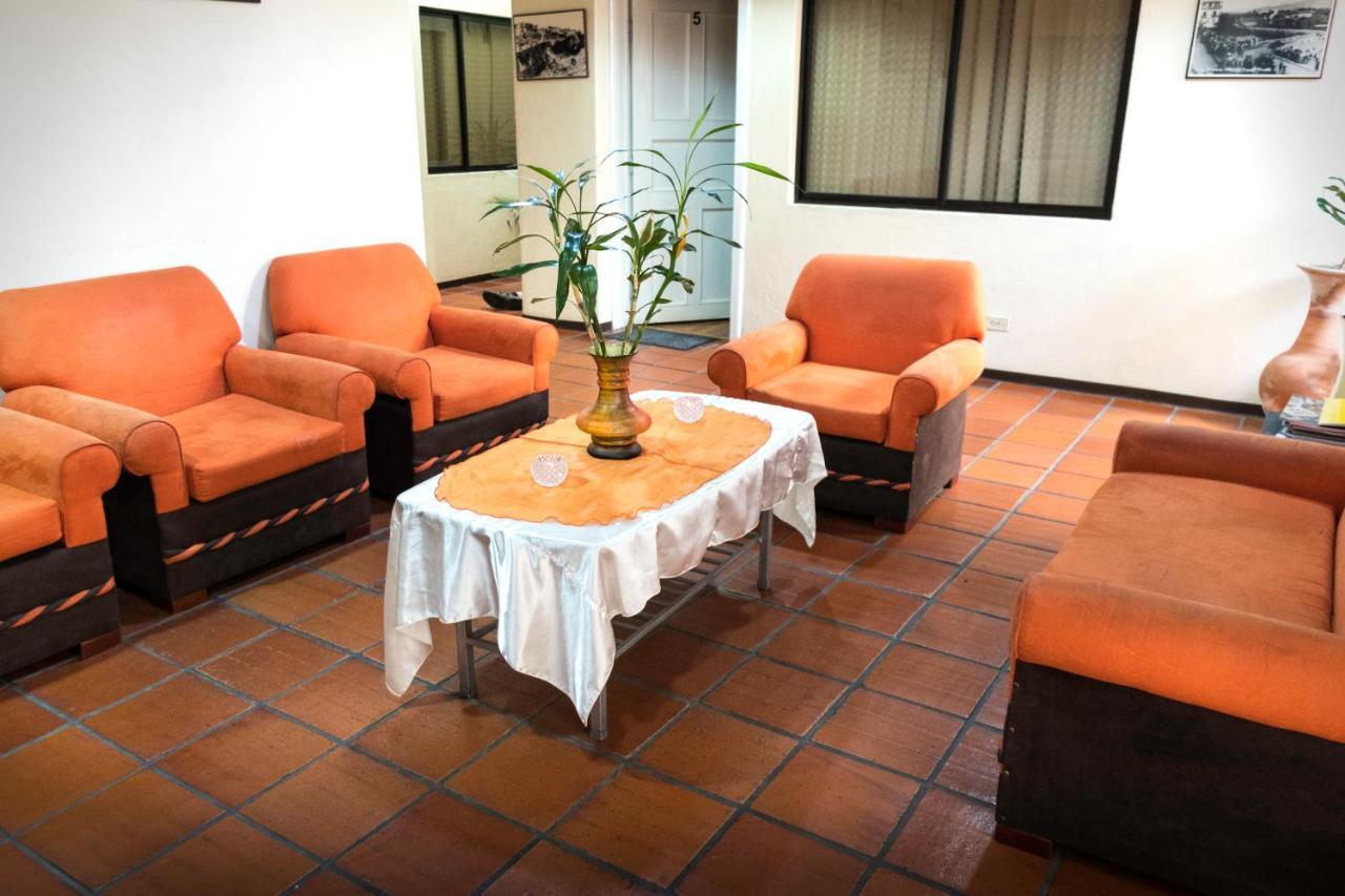 Hotel Mariscal Inn & Suite กูเอ็งกา ภายนอก รูปภาพ