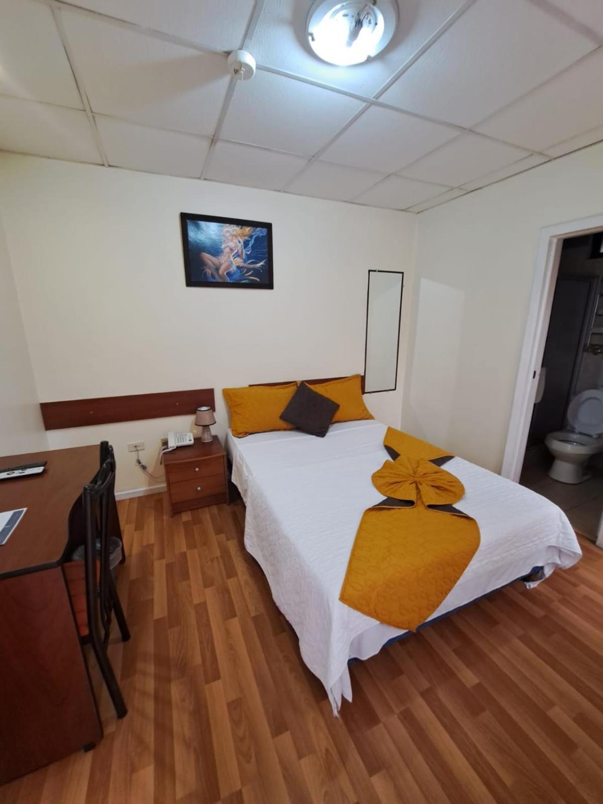 Hotel Mariscal Inn & Suite กูเอ็งกา ภายนอก รูปภาพ