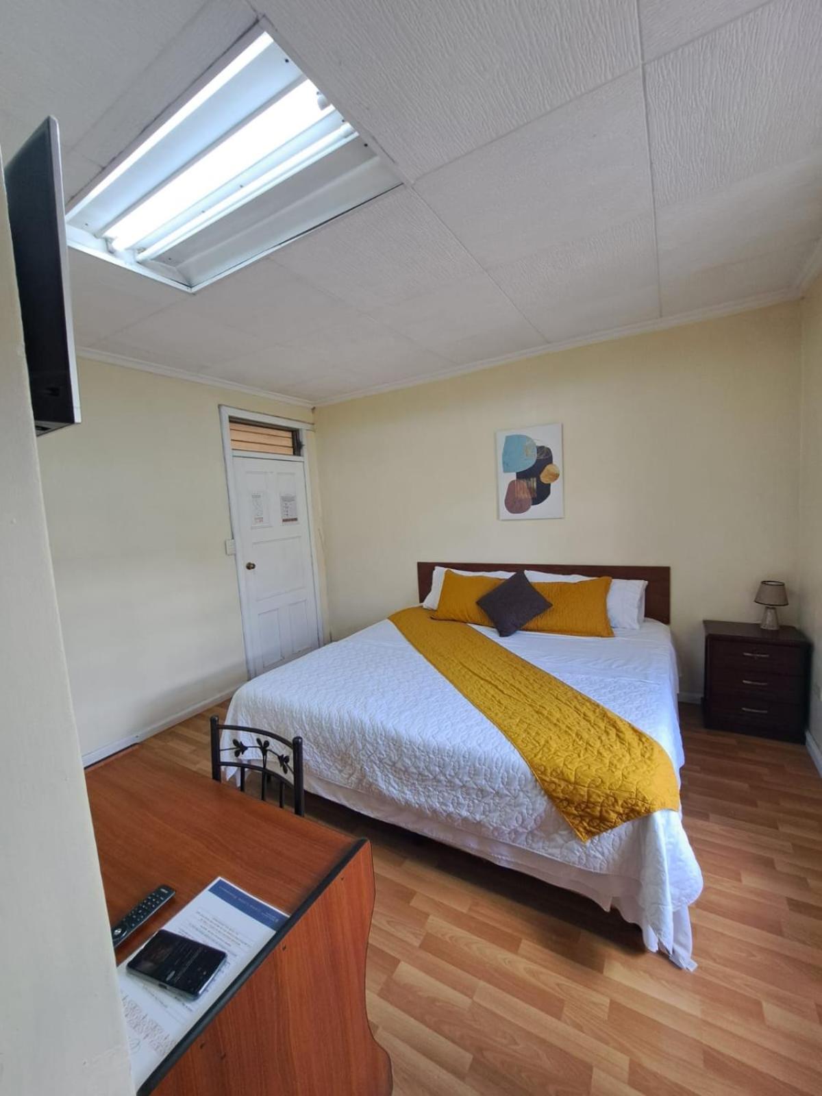 Hotel Mariscal Inn & Suite กูเอ็งกา ภายนอก รูปภาพ